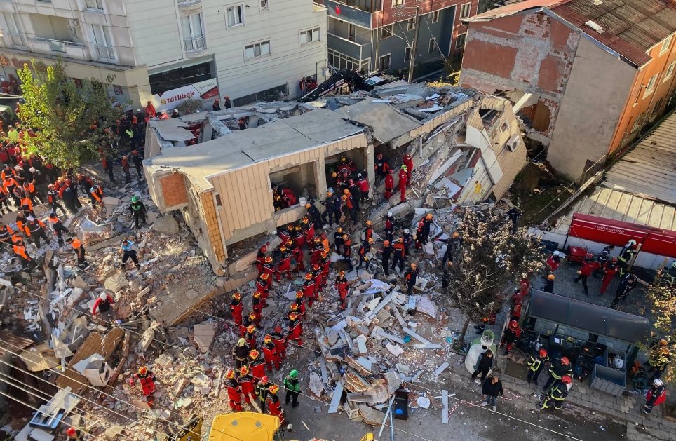 თურქეთში კორპუსის ჩამონგრევის შედეგად გარდაცვლილთა რიცხვი გაიზარდა