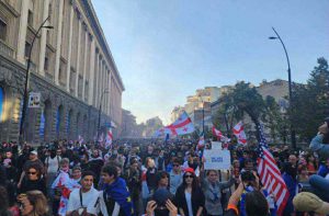 სტუდენტების მარში პარლამენტისკენ დაიძრა