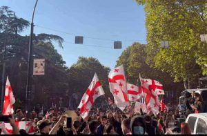 სტუდენტების მარში პარლამენტისკენ დაიძრა