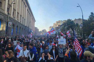 სტუდენტების მარში პარლამენტისკენ დაიძრა