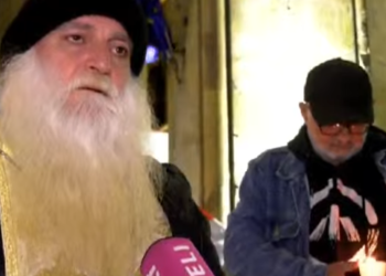 უწყვეტი პროტესტი რუსთველზე – პარლამენტთან მერაბ კოსტავას მოსახსენიებელი პანაშვიდი აღავლინეს