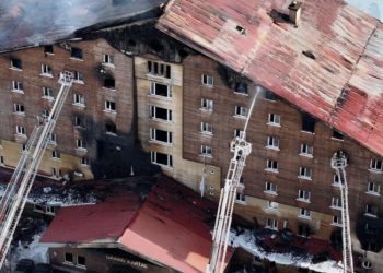 თურქეთში, სასტუმროში ხანძრის საქმეზე 11 ადამიანს სამუდამო პატიმრობა მიუსაჯეს