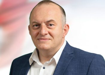 “მეც ვიყავი ჩინოვნიკი, შეიძლება კაბინეტს მიღმა მეც არ ვიხედებოდი, მაგრამ ახლა ისეთი ვითარებაა, უცებ გავგიჟდი” – მურთაზ ზოდელავა