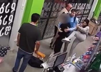 “ვიბლიანი მაღაზიაშივე უსწორდება მოზარდს ფიზიკურად” – ვრცელდება მაღაზიის კამერის ჩანაწერები