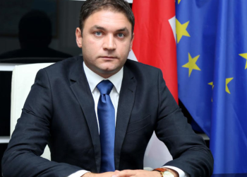 მუნიციპალური განვითარების ფონდის ყოფილი აღმასრულებელი დირექტორი დავით ტაბიძე დააკავეს