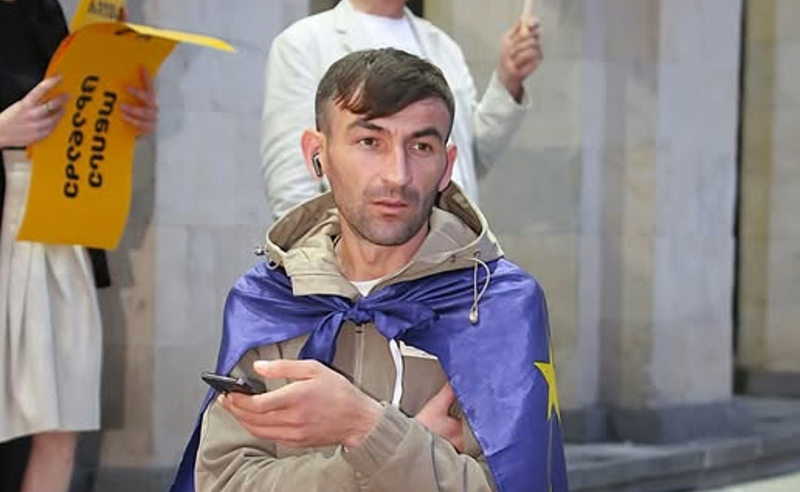 “ერთი მწვდა, რამდენს ალაპარაკებთო, გადმომიღეს მანქანიდან, მათრიეს” – ვახო ფიცხელაური დაკავების დეტალებზე