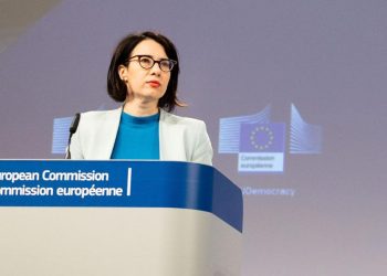 “კარგი იქნება, თუ საქართველოს ხელისუფლების წარმომადგენლები სარკეში ჩაიხედებიან და თვალს გაუსწორებენ რეალობას, რომ ისინი მისდევენ რეპრესიული რეჟიმის გზას, რომელიც მშვიდობიანი მოქალაქეების, მედიისა და ჟურნალისტების წინააღმდეგ მოქმედებს” – ჰიპერი