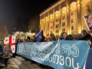 რუსთაველის გამზირი გადაკეტილია - რა ხდება ადგილზე - "მეტრონომის" ფოტოკოლაჟი