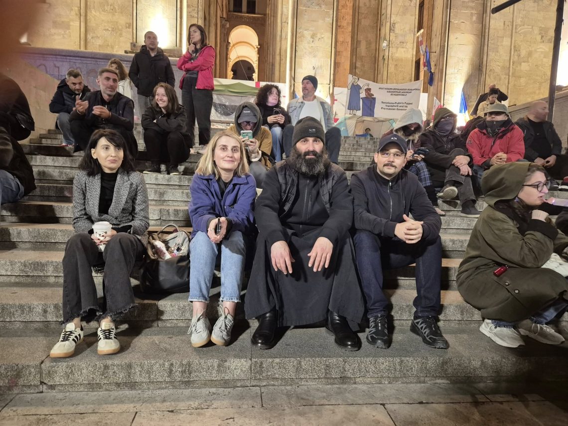 არქიმანდრიტ დოროთეს შემდეგ საპატრიარქოში მამა ილია თოლორაიაც დაიბარეს