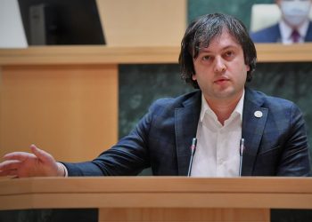 “მინუსი მეტი აქვს საზღვარგარეთ წასვლას, ვიდრე პლუსი” – ირაკლი კობახიძე განათლების რეფორმაზე საუბრობს