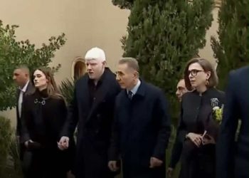 ბიძინა ივანიშვილი ოჯახთან ერთად ლაშა ბასლანძის პანაშვიდზე მივიდა