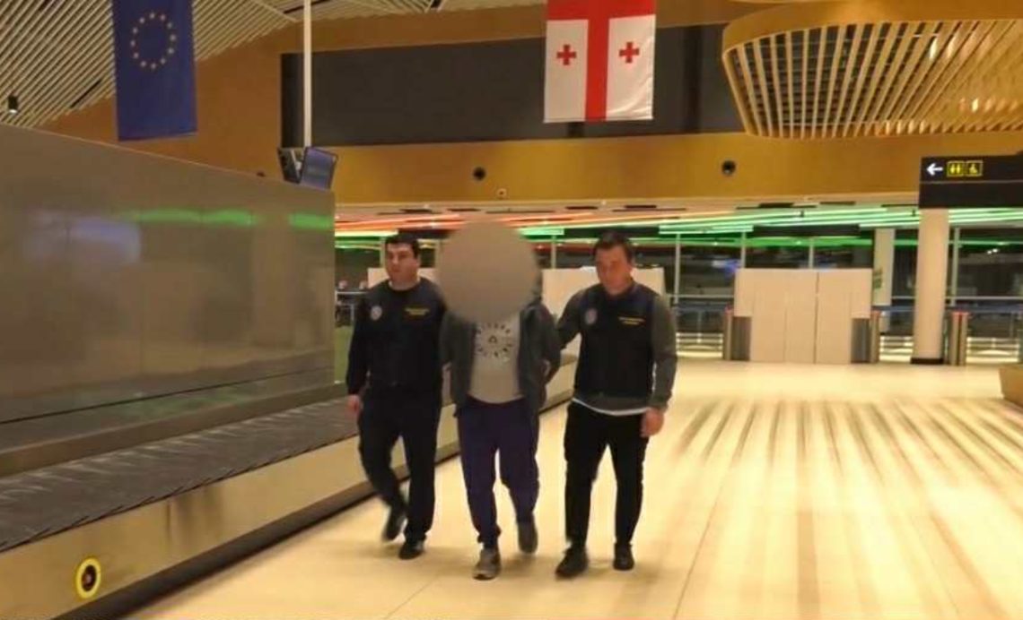 ქუთაისის აეროპორტში განსაკუთრებით დიდი ოდენობით ნარკოტიკული საშუალება და ფსიქოტროპული ნივთიერება ამოიღეს – დაკავებულია 3 პირი