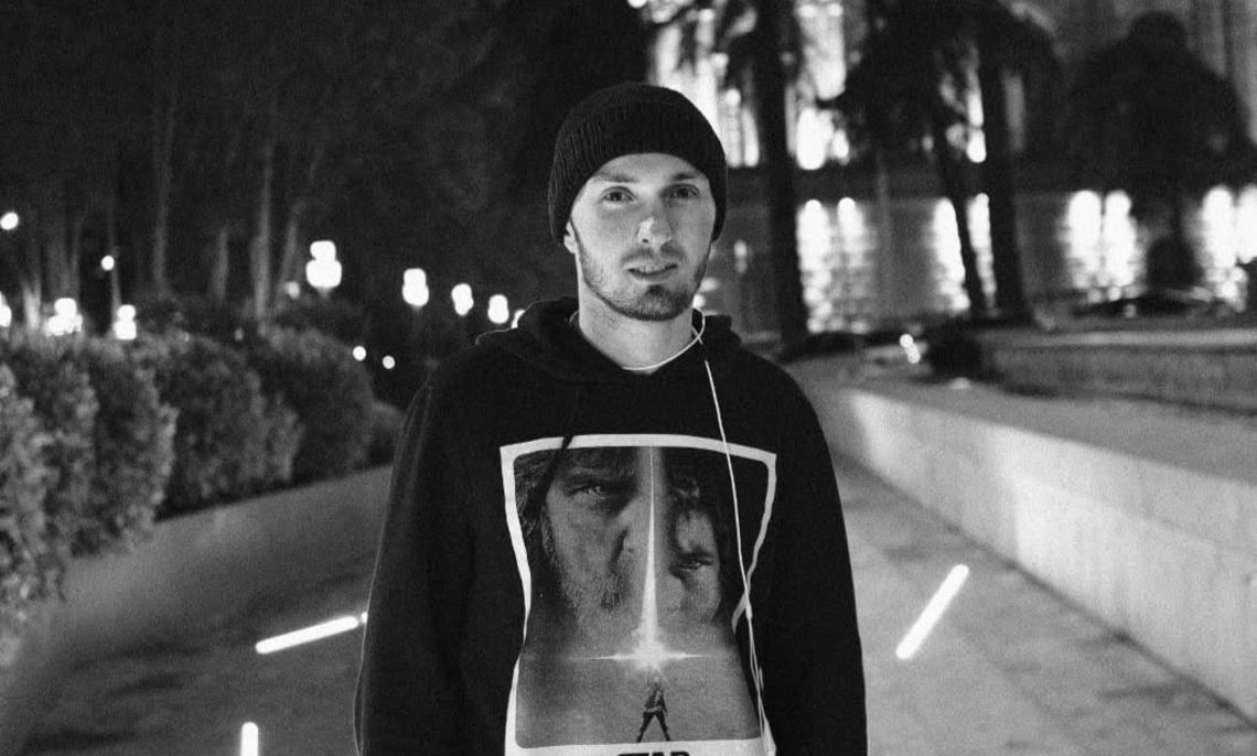 სამოქალაქო აქტივისტმა ისაკო დევიძემ პარლამენტთან შიმშილობა დაიწყო