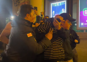 აქციაზე პოლიციამ არასრულწლოვანი, ანდრია ხომასურიძე დააკავა