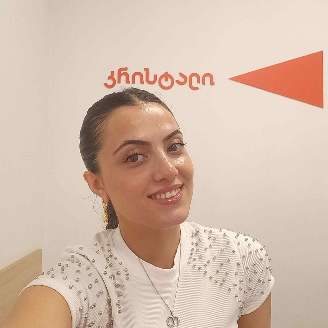 ცნობილია ავტოსაგზაო შემთხვევის შედეგად დაუპული 27 წლის გოგოს ვინაობა