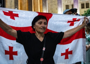 საპროტესტო აქციაზე დაკავებულმა 71 წლის დევნილმა აზა ჩილაჩავამ მშრალი შიმშილობა დაიწყო