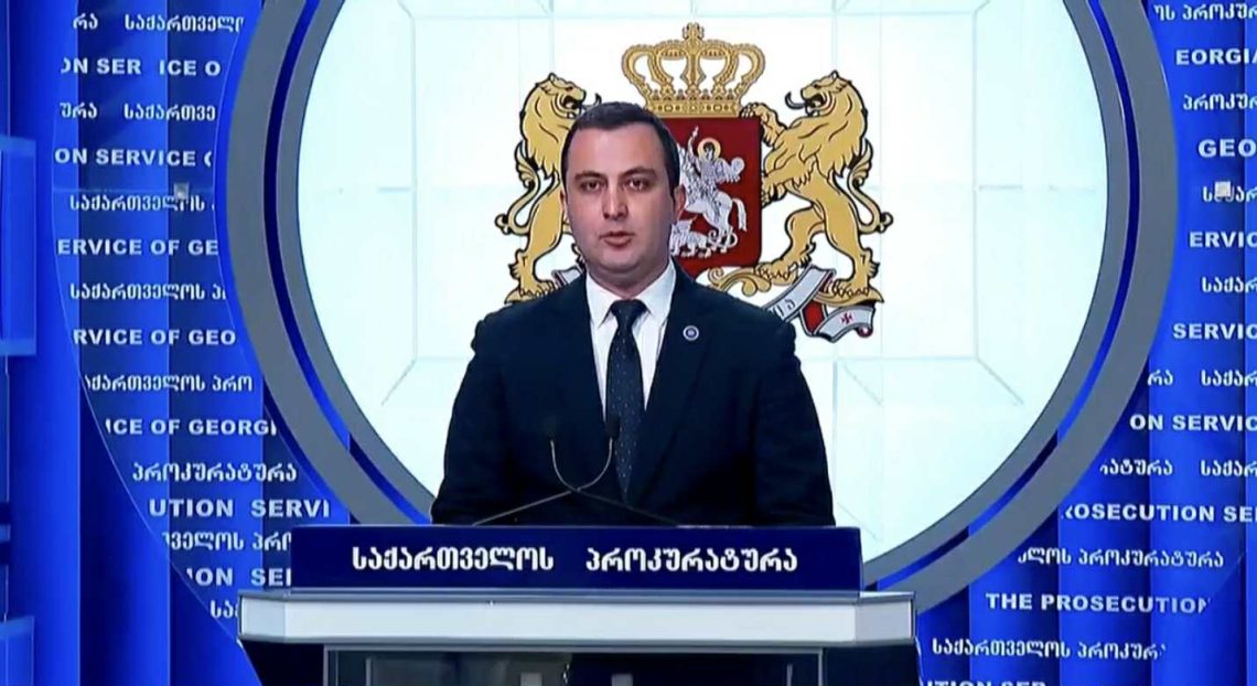 “კანონიერი ქურდობის, ქურდული სამყაროს წევრობის, ქურდული სამყაროს მხარდაჭერისა და კანონიერი ქურდის მიმართვის ფაქტებზე 43 პირს ბრალდება წარედგინა” – განაცხადეს პროკურატურაში ბრიფინგზე