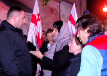 პოლიციამ აქციის კიდევ ერთი მონაწილე დააკავა – რა ხდება ადგილზე