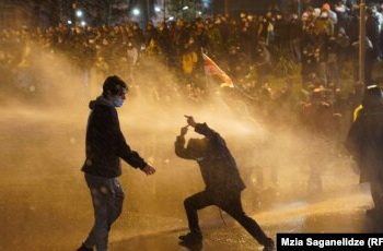 რა განსხვავებაა საპოლიციო გაზსა და იმ გაზს შორის, რომელიც აქციებზე გამოიყენეს – ექიმის განმარტება