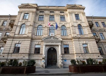 ასაფეთქებელი მოწყობილობის შესახებ შეტყობინების გამო, უზენაეს სასამართლოში ევაკუაცია გამოცხადდა