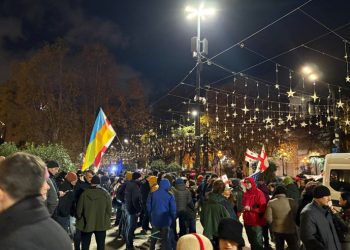“არ გვეშინია” – მოქალაქეები რუსთაველის გამზირზე შეიკრიბნენ
