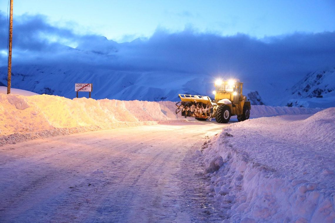 დიდთოვლობის გამო გზა ჩაიკეტა – სად არის შეზღუდული გადაადგილება?