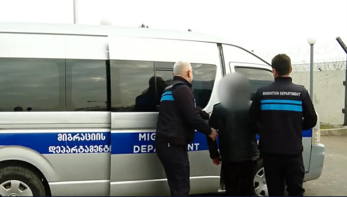 მიგრაციის დეპარტამენტის თანამშრომლებმა უცხო ქვეყნის 39 მოქალაქე საქართველოდან გააძევეს