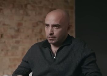 “ჩვენ ეს ნივთიერება დავტესტეთ 2009 წელს, ან 2009 წლამდე. ეს მოხდა იალღუჯაზე. ტესტირების მომენტში შევთავაზეთ, რომ არ იქნებოდა ამის გამოყენება სასურველი. და სხვათა შორის, მაშინვე თქვეს, რომ თუ ეს ასეთი თემა იყო, არ გამოვიყენოთ. შემდეგ კი მოხდამისი დალუქვა“ – გდდ-ის შეიარაღების განყოფილების ყოფილი უფროსი