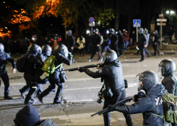 “საქართველოში მომიტინგეების წინააღმდეგ, სავარაუდოდ, პირველი მსოფლიო ომის დროინდელი ქიმიური იარაღი გამოიყენეს” – BBC