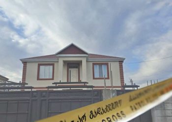 “შუა ხნის ქალს სიცოცხლის მოსპობით დაემუქრნენ და სახლიდან 14 000 მოიპარეს” – მარნეულში საცხოვრებელი სახლი დააყაჩაღეს