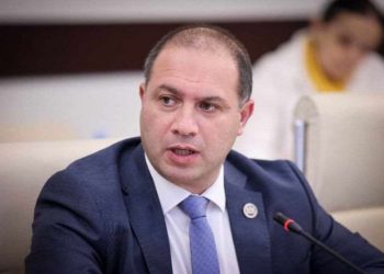 განათლების სამინისტრო სასკოლო პროცესში მობილური ტელეფონების გამოყენების აკრძალვას გეგმავს