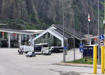 რუსული მედიის ინფორმაციით, საქართველოდან რუსეთში, 2025 წლის განმავლობაში, 34 600 ავტომობილია იმპორტირებული, საქსტატის მტკიცებით კი მხოლოდ 8