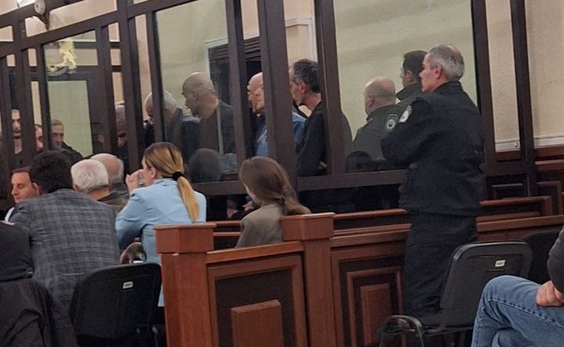 სასახლის ღობის საქმეზე დაკავებულმა 14-მა პირმა მოსამართლეს ევა შაშიაშვილის გათავისუფლება სთხოვა