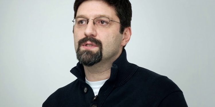 “თუ წელს, ან მომავალ წლებში აპირებთ ჩაბარებას, უნდა იცოდეთ, რომ ქართული ოცნება აუქმებს საგრანტო დაფინანსებას” – სიმონ ჯანაშია