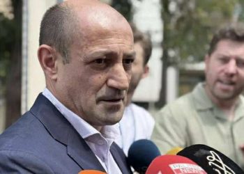 “ილია ღუდუშაური ბრალის ოფიციალურ წარდგენას ელოდება, როგორც ვიცი, ჯერ ჩვენება არ აქვს მიცემული და აპირებს თუ არა, ბრალის წარდგენის შემდეგ გადავწყვეტთ” – ილია ღუდუშაურის ადვოკატი