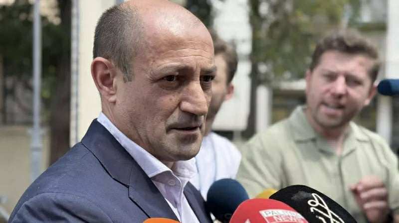 “ილია ღუდუშაური ბრალის ოფიციალურ წარდგენას ელოდება, როგორც ვიცი, ჯერ ჩვენება არ აქვს მიცემული და აპირებს თუ არა, ბრალის წარდგენის შემდეგ გადავწყვეტთ” – ილია ღუდუშაურის ადვოკატი