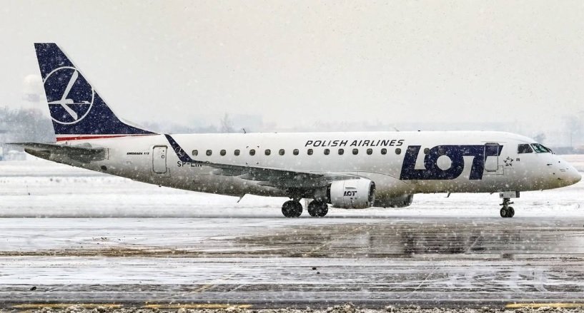 ძლიერი თოვის გამო ვარშავის აეროპორტი შეფერხებით მუშაობს