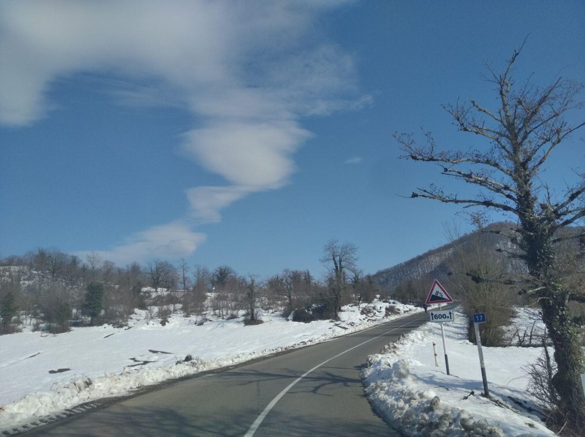 ნაქერალას უღელტეხილზე ავტოტრანსპორტის მოძრაობა აღდგა