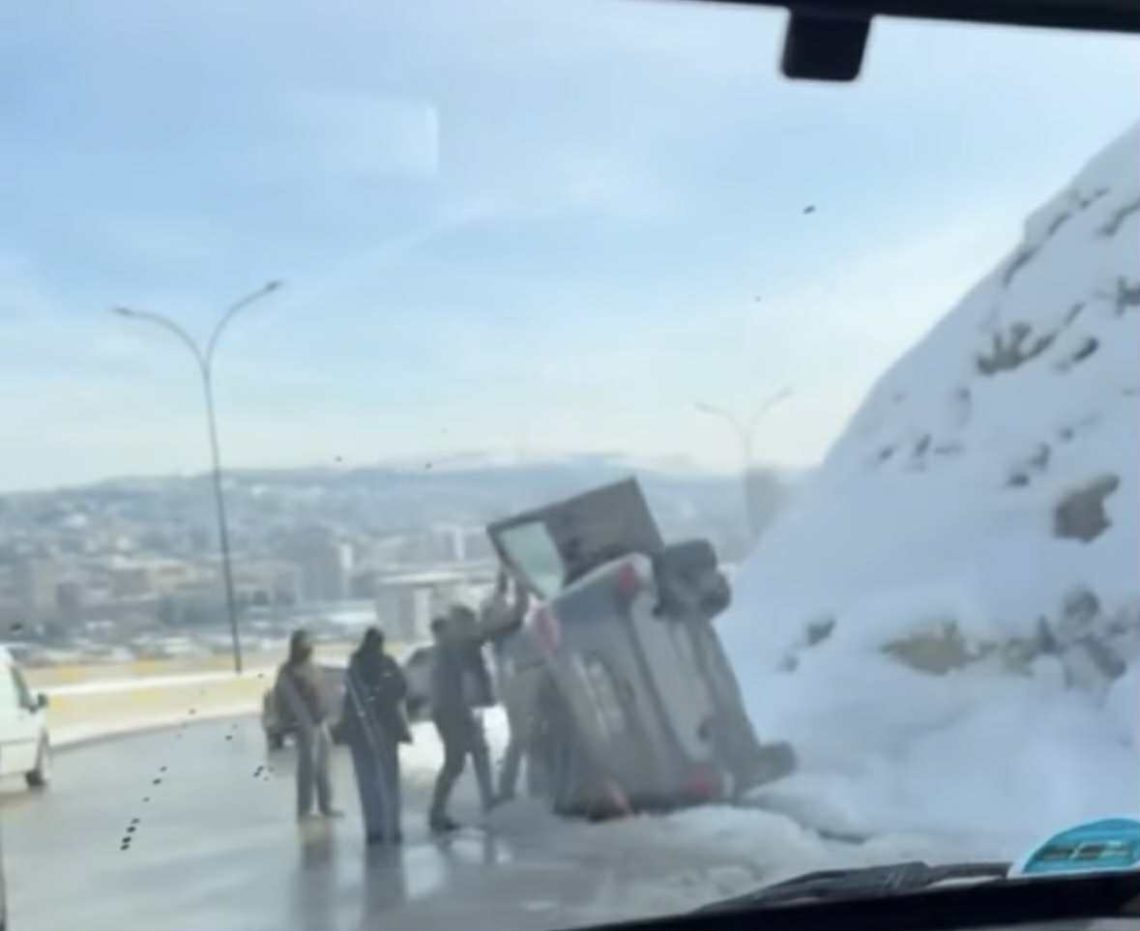 ავტოსაგზაო შემთხვევა თბილისში – რა კადრები ვრცელდება