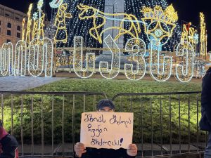 მზია ამაღლობელის გათავისუფლების მოთხოვნით მარში თავისუფლების მოედნისკენ მიემართება