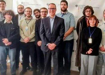 “ეს ფოტო მე გავავრცელე იმედმა და რუსთავი 2-მა ნახეს და აწარმოებენ კამპანიას “საიდუმლო” მნიშვნელობაზე ” –  პეტერ ფიშერი