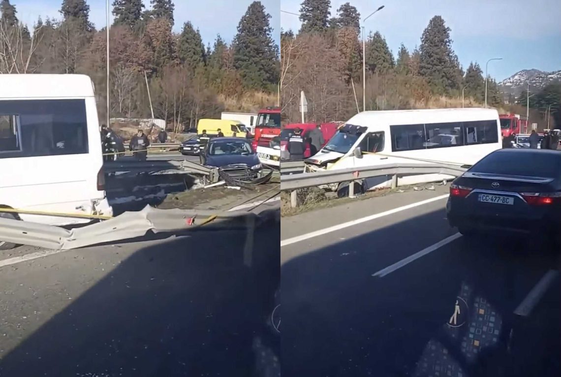 ბათუმი-ჩაქვის მაგისტრალზე ავტოსაგზაო შემთხვევა მოხდა – რა ვითარებაა ადგილზე