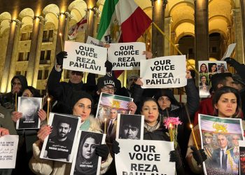 სოლიდარობა ირანში დაღუპულ დემონსტრანტებს – პარლამენტის წინ აქცია მიმდინარეობს