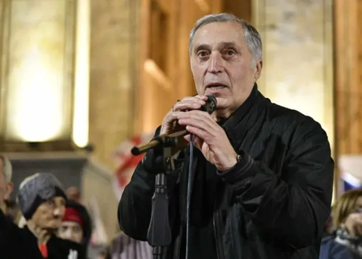 “როგორც არ უნდა ეცადოთ, ცრუ ჩვენებას, ვერ მიიღებთ ვერც ბაჩო ახალაიასგან, რომელსაც მეუღლის დაჭერით ემუქრებოდით, ვერც ევა შაშიაშვილისგან” – პაატა ბურჭულაძე