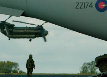 დიდ ბრიტანეთს ახლო აღმოსავლეთიდან სამხედრო პერსონალი გაჰყავს