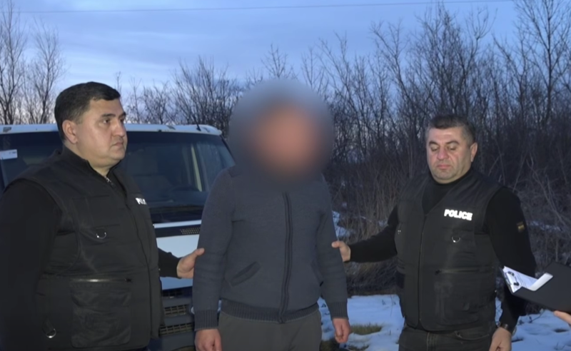 “დაკავებულია პირი, რომელიც პოლიციელების ავტომობილს დაეჯახა, ჩხრეკისას კი დიდი ოდენობით „ალფა პვპ“-ს შემცველი სითხე აღმოაჩნდა” – შსს