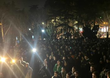 თსუ-ს სტუდენტები რექტორ ჯაბა სამუშიასთან შეხვედრას ითხოვენ – პროტესტი უნივერსიტეტთან