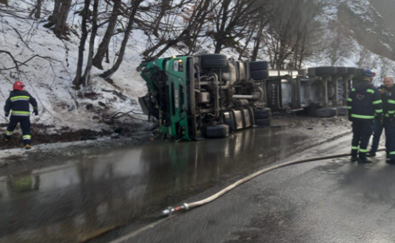 საგზაო-სატრანსპორტო შემთხვევის გამო, ჟინვალი-ანანურის გზაზე მოძრაობა დროებით აიკრძალა