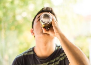 რა ზიანს აყენებს ენერგეტიკული სასმელი მოზარდებს და რომელია მათი უსაფრთხო შემცვლელები