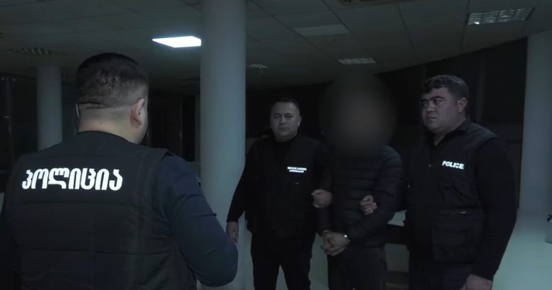 “თანასოფლელს ფულს სძალავდა და ემუქრებოდა” – მარნეულში დაკავებულია ერთი პირი